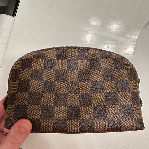 Louis Vuitton Cosmetic Pouch in Damier Ebene Pre-owned in Good Condition - Picture 3 of 7